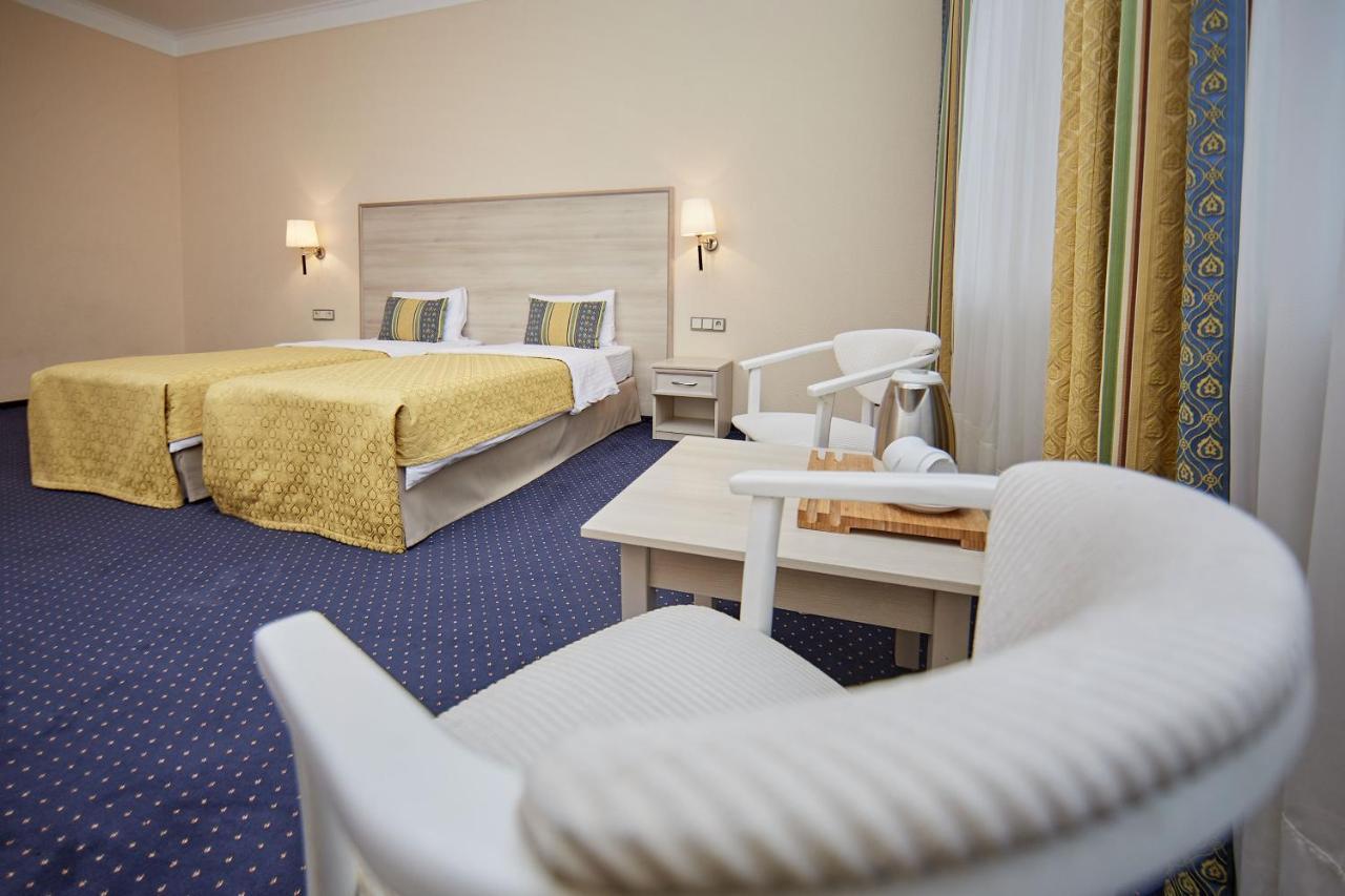Platium Spa&Resort Kozyn Εξωτερικό φωτογραφία