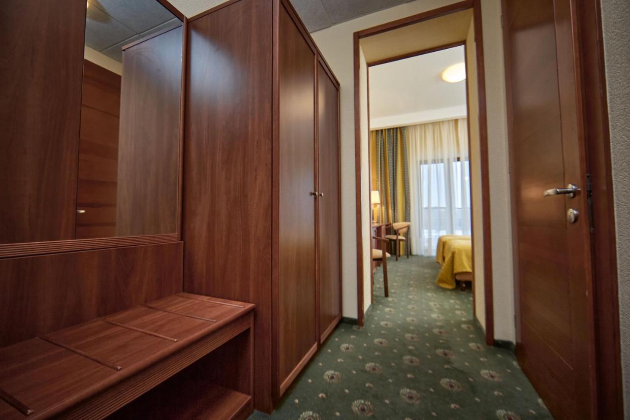 Platium Spa&Resort Kozyn Εξωτερικό φωτογραφία